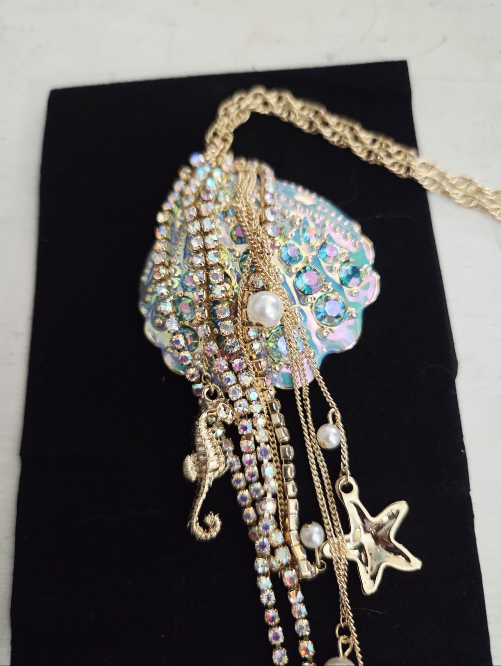 NWT Betsey Johnson Long Clam Shell Necklace